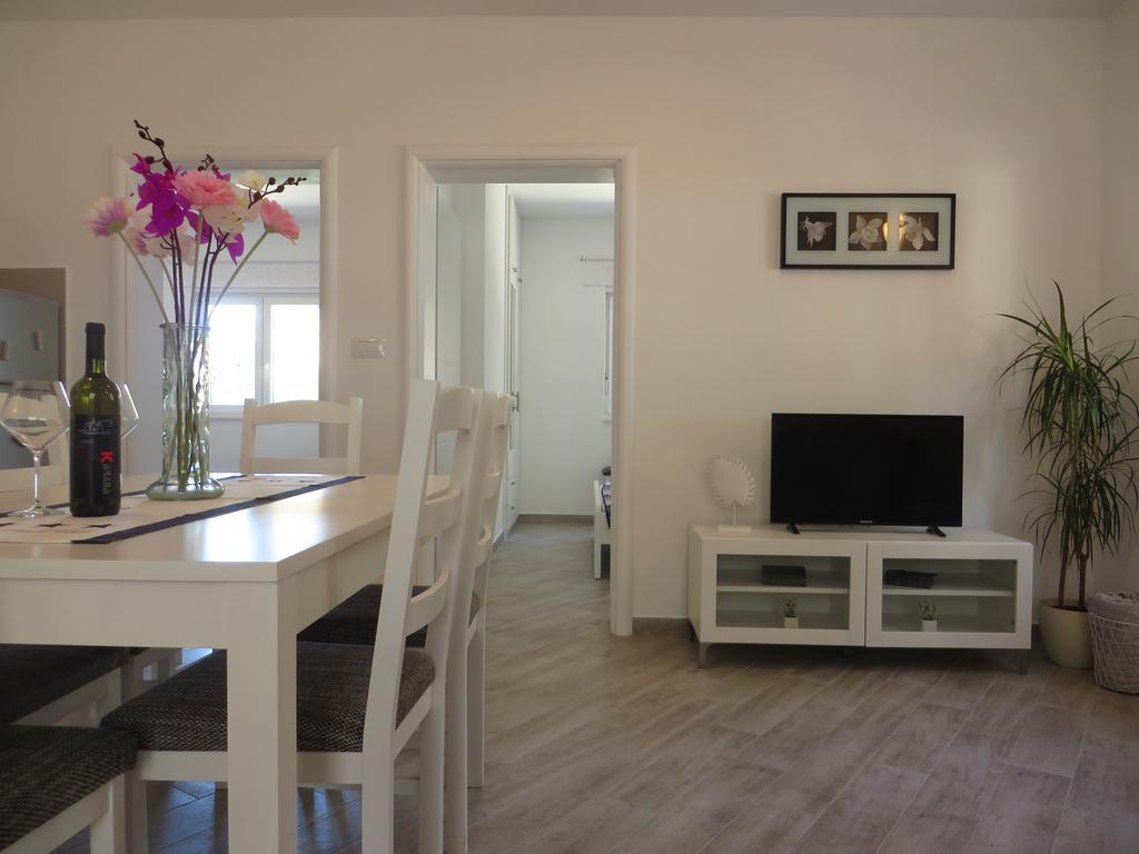 Apartments Karaba Pakoštane Екстериор снимка
