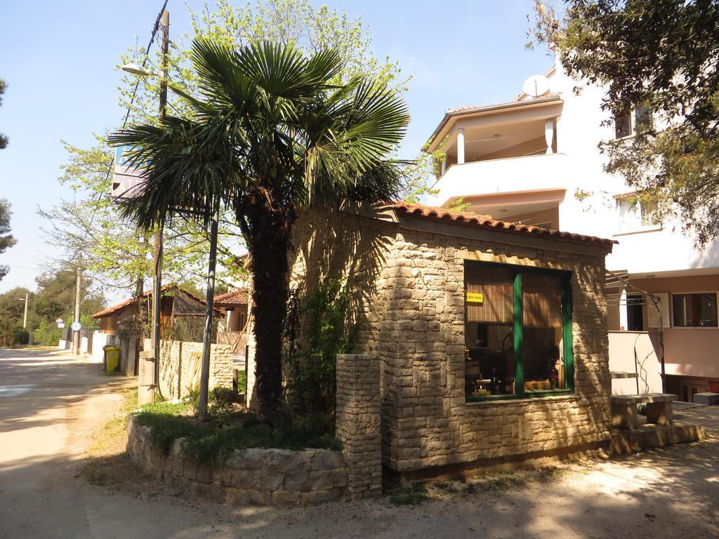 Apartments Karaba Pakoštane Екстериор снимка