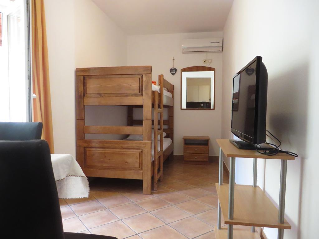 Apartments Karaba Pakoštane Екстериор снимка