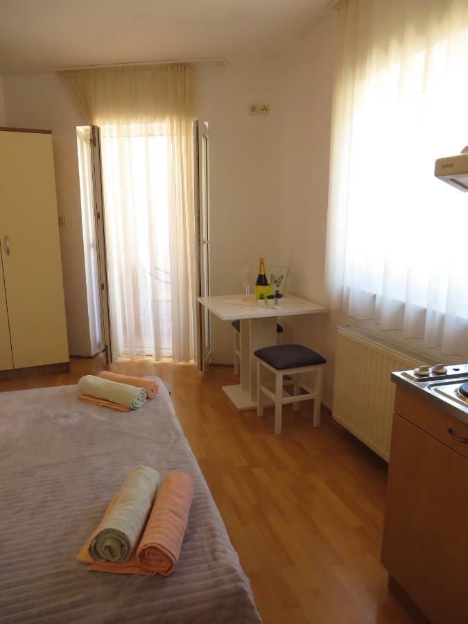 Apartments Karaba Pakoštane Стая снимка